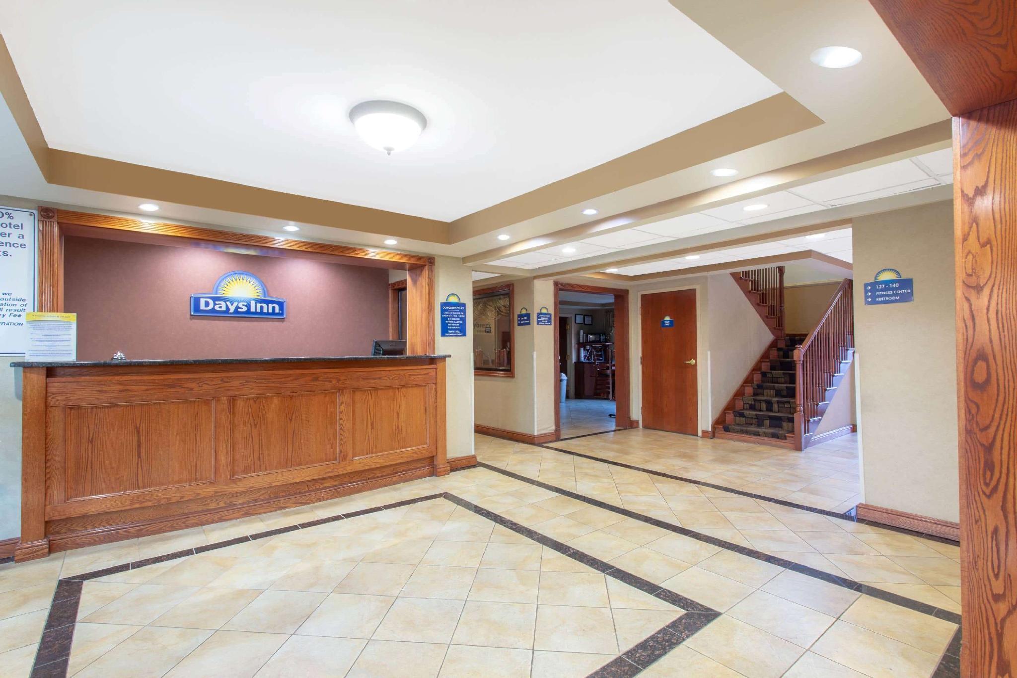 Econo Lodge Woodbridge Iselin Exterior foto