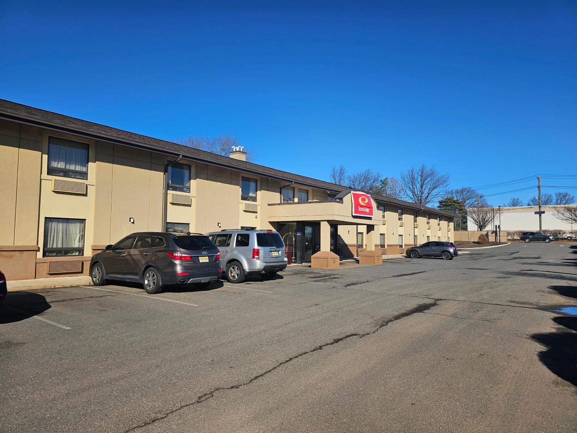 Econo Lodge Woodbridge Iselin Exterior foto