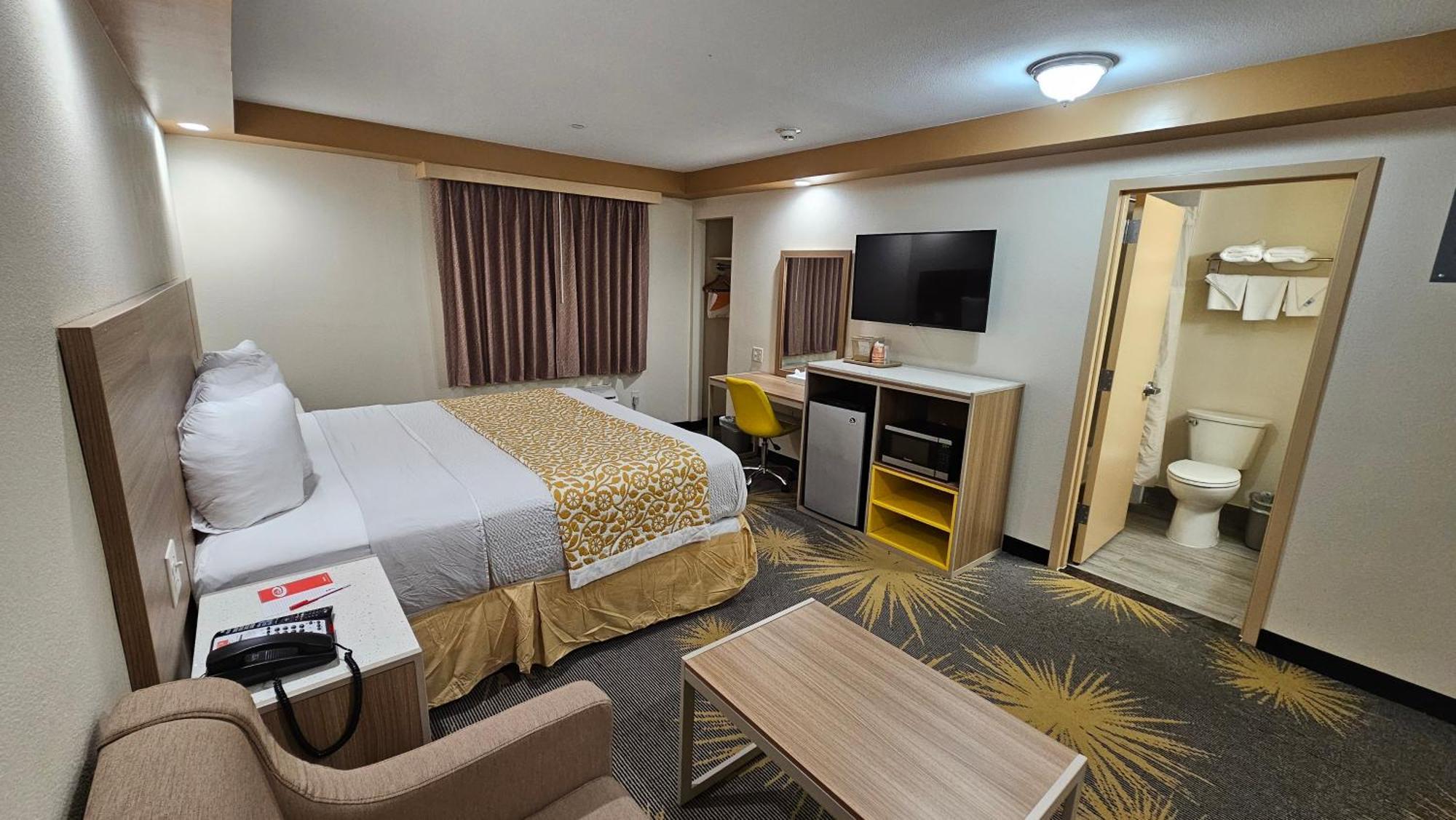 Econo Lodge Woodbridge Iselin Exterior foto