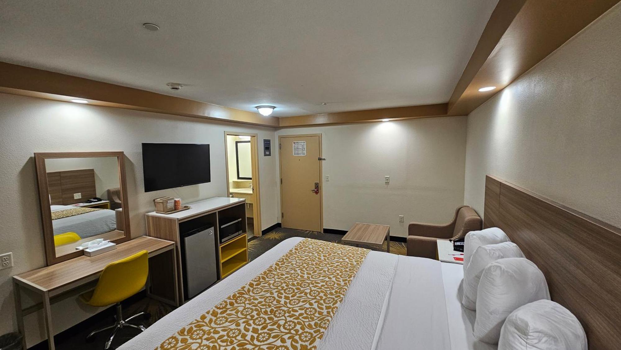 Econo Lodge Woodbridge Iselin Exterior foto