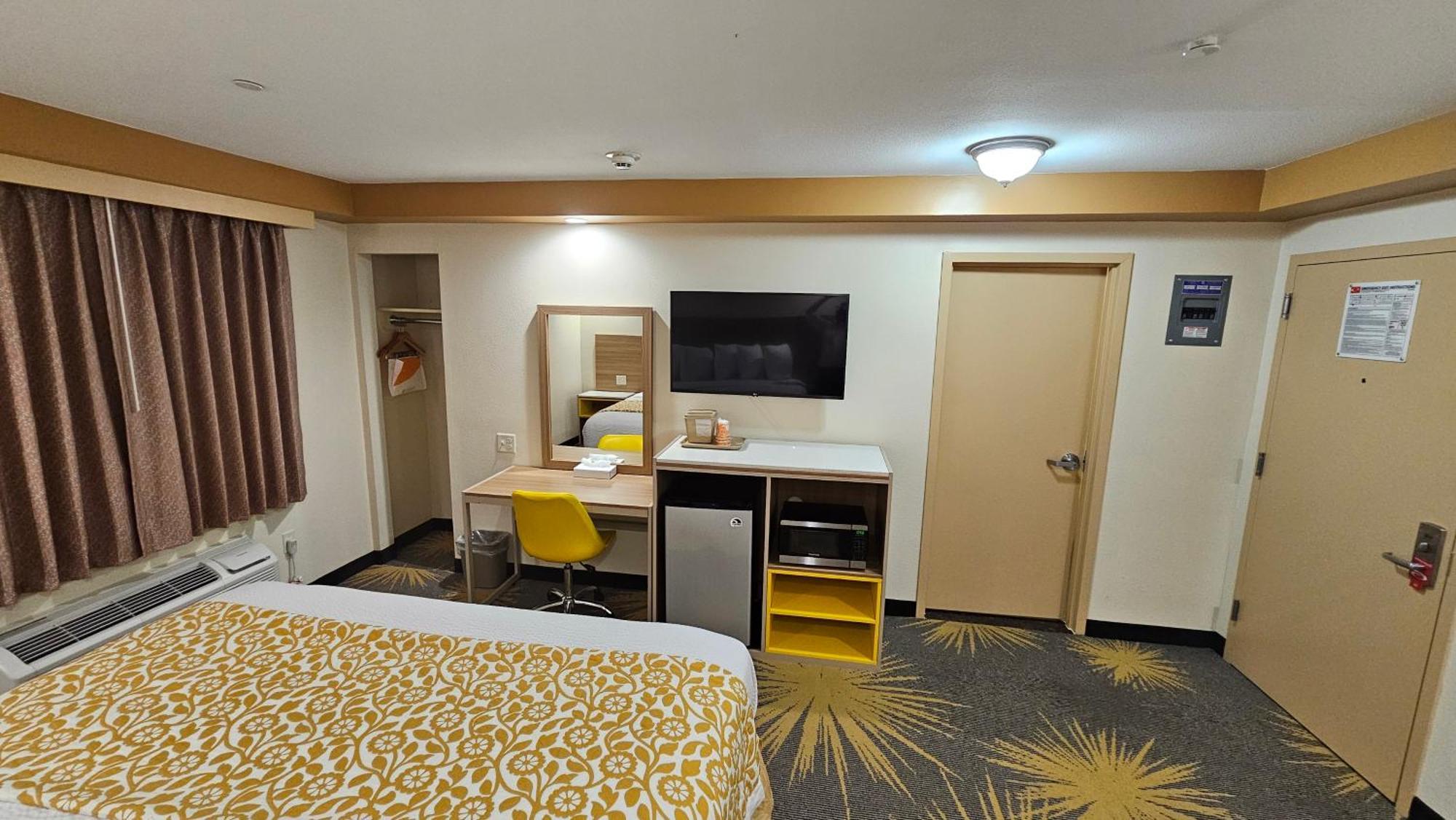 Econo Lodge Woodbridge Iselin Exterior foto