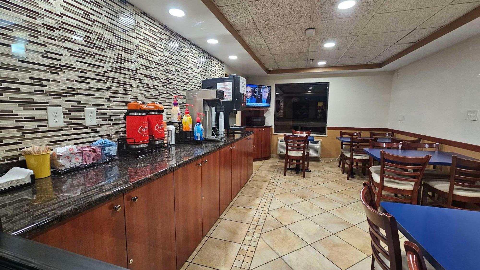 Econo Lodge Woodbridge Iselin Exterior foto