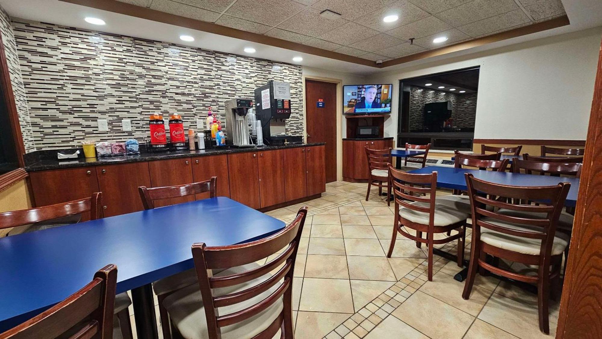 Econo Lodge Woodbridge Iselin Exterior foto