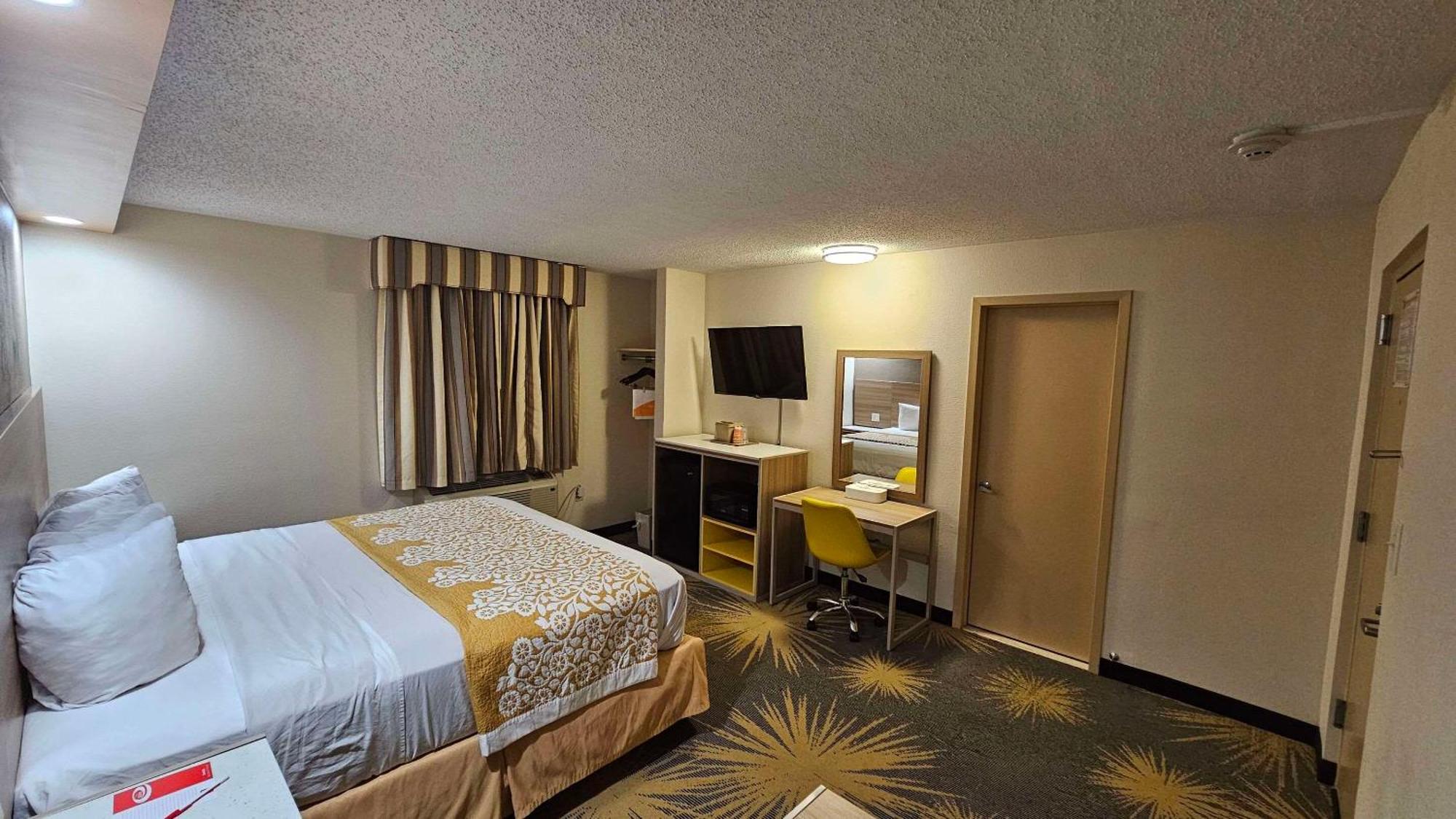 Econo Lodge Woodbridge Iselin Exterior foto