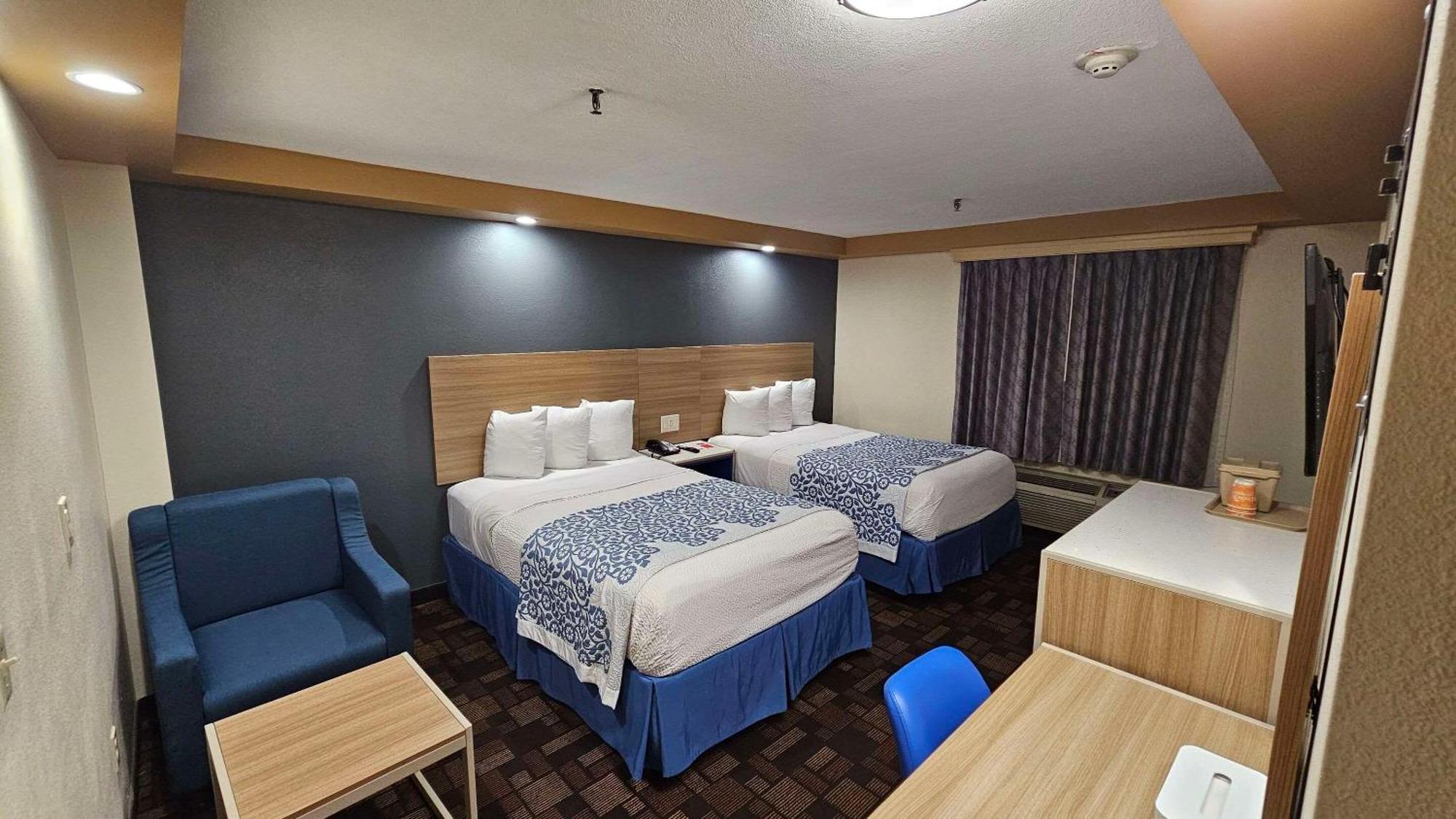 Econo Lodge Woodbridge Iselin Exterior foto