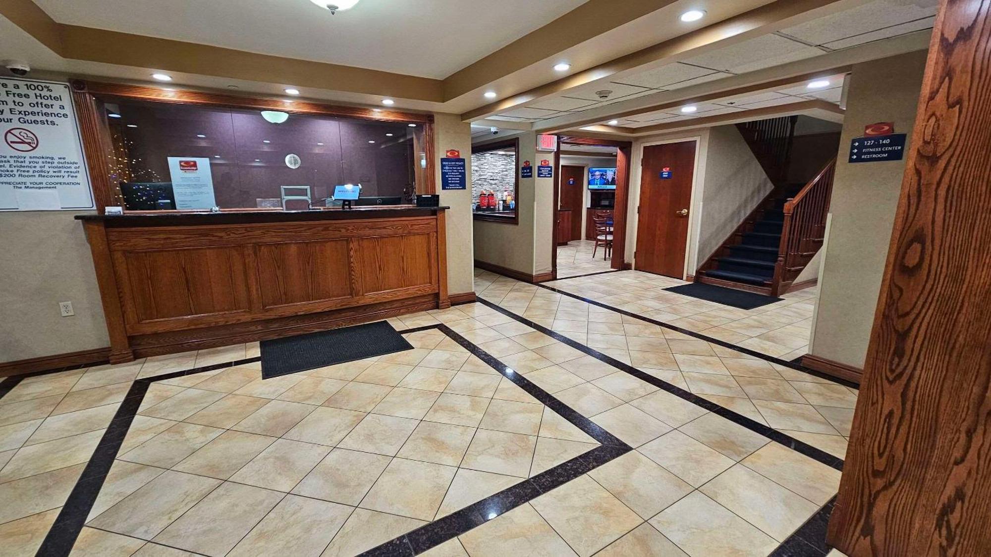 Econo Lodge Woodbridge Iselin Exterior foto